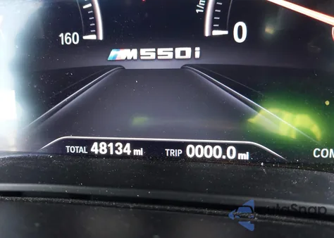 2019 BMW M550I xDrive z USA, uszkodzony, nr VIN WBAJB9C51KB465157